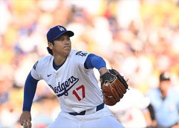 손흥민 시구 후 마운드 선 오타니, 749일만에 승리