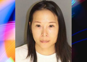 77세 노인 속여 3만 달러 빼돌리다 현장서 체포