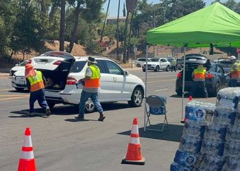 “폭염에 1시간 기다려 물 받아오니 산불” … ‘단수에 산불까지’ 포터랜치 한인들 ‘이중고’