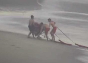 용감한 10대들, 라구나비치 수영객 목숨 구했다