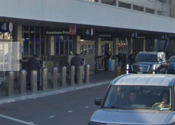 노동절 연휴 LAX 터미널 한때 차량 진입 통제…미확인 가방 조사 소동