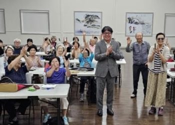 LA교육원 강전훈 원장, 시니어센터 방문해 감사 인사