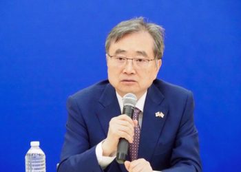 조현 외교 “구금 한국인, 미국 재입국 문제없게 확약 받아”