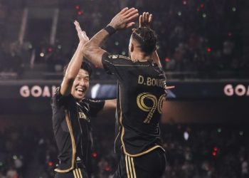 손흥민 LA 홈 첫 골은 바나나킥 원더골 …5경기 연속골 폭발, 4-1 대승