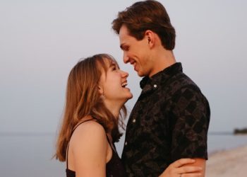 “Z세대, 조부모보다 성관계 횟수 적다…성위기”