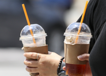 물처럼 마시는 ‘아메리카노’…구강 건강에 치명적인 이유