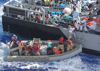리비아 해안서 그리스행 난민 선박 침몰 50명 사망