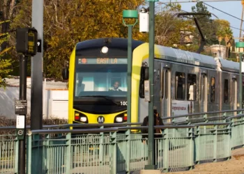 LA 다운타운서 포모나까지 이어졌다 .. 57마일 세계최장 경전철 전통