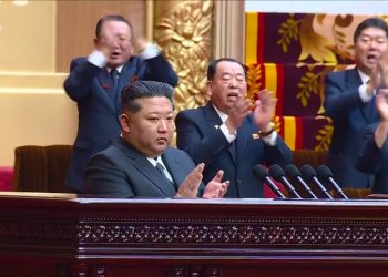 김정은 “통일은 결단코 불필요 … 한국은 타국”