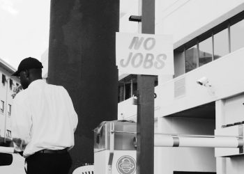 미 증시, 일자리 보고서 쇼크 …일제히 하락