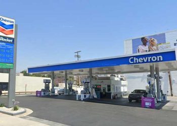 주유소 방심은 금물 … 개스 넣다 롤렉스 시계 강탈