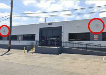 홈리스 쫓으려 ‘24시간 소음 공세’ … 건물 외벽에 스피커 설치 논란