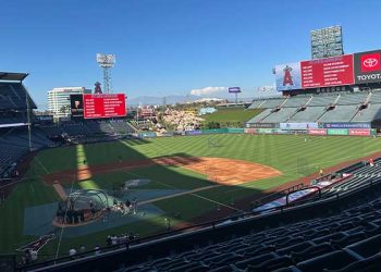 [석승환의 MLB] 오랜만에 홈으로 돌아온 앤절스.. A’s 상대 두 번의 대패 후 힘겨운 승리