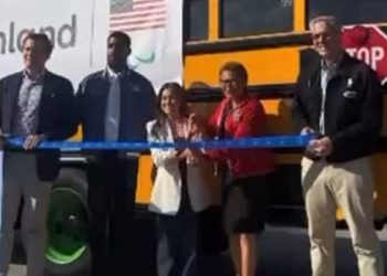 LA 올림픽 교통, 전기 스쿨버스로 해결한다