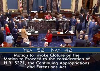 ‘셧다운 엿새째’ 미 상원, 임시예산안 또 부결…사태 종식 ‘안개’