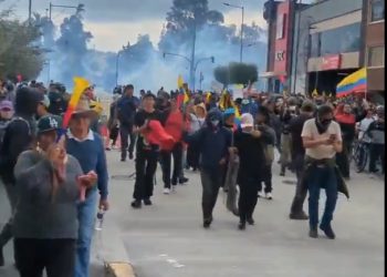 에콰도르 전국에 유가폭등 항의 시위
