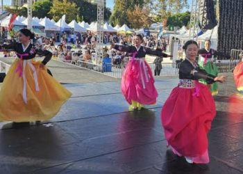 시니어센터 어르신들, 한인축제 무대 ‘총출동’