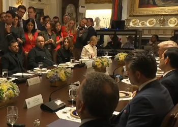 트럼프, 우크라에 점령 당한 영토 포기 압박