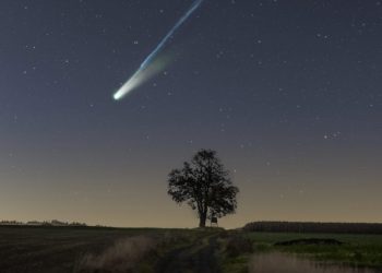 “1350년 후에 만나요” … 지구 스쳐간 레몬 혜성