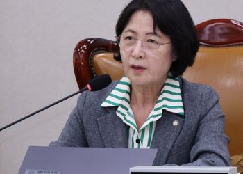 추미애, 도대체 어떻게 했길래 … ‘추미애 방지법’ 발의