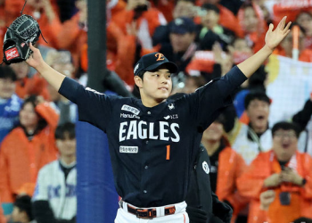 한화, 19년 만에 감격의 KS행 … 문동주, 시리즈 MVP