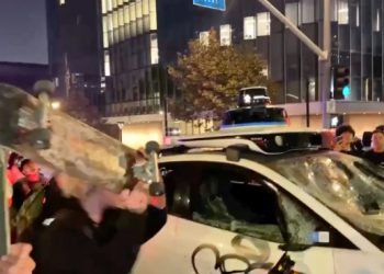 LA 다운타운 스케이트보드 행사 폭력사태 … 웨이모 파손·경찰과 충돌