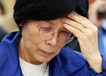 최민희 딸 결혼식 의혹 .. “국감 맞춰 결혼식, SNS 날짜는 왜 고쳤나”