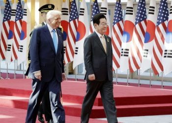 한국, “핵추진잠수함 허용해달라” .. 트럼프, “한반도 전쟁상태” 종전 추진시사