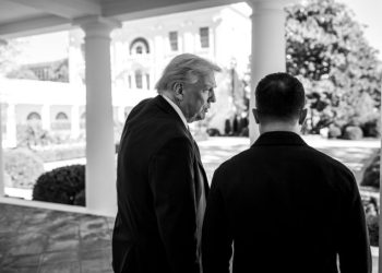 트럼프, 젤렌스키에 “푸틴 말 들어라 … 우크라 파멸한다”