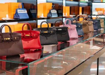 에르메스·LVMH 나란히 매출 반등…명품시장, 침체 끝?