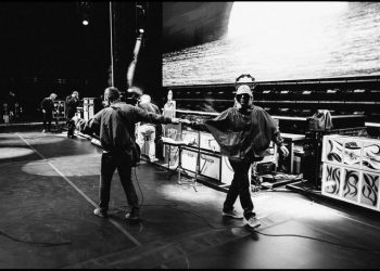 전설의 그룹 오아시스 노엘과 리암 형제, 16년 만에 화해 … 한국 공연