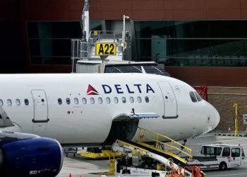 “탑승객 음식 부패 악취”에 LA발 델타항공 결국 회항