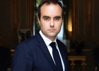 프랑스 정국 대혼란 … 르코르뉘 신임총리 27일만에 사퇴