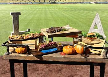 다저스 구장에 미쉐린급 신메뉴 … ‘토마호크 플래터’ 눈길