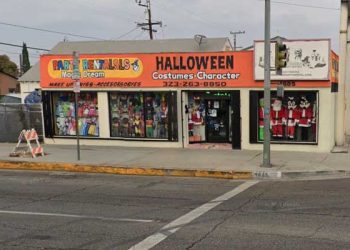 이민단속 불안 속에도 “아이들 웃음은 지켜야죠” … 따뜻한 할로윈 나눔