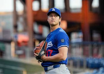 가을야구 무대 첫 등판 앞둔 오타니 “긴장되지만 기대돼”