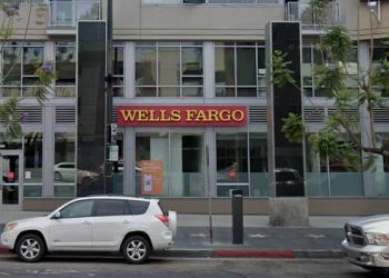 할리웃 웰스파고 은행서 미확인 액체 발견…한때 도로 전면 통제 소동