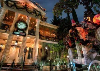 유니버설 이어 디즈니랜드 놀이기구서도 60대 여성 사망