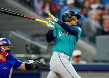 ‘홈런 3방 폭발’ 시애틀, ALCS 2연승 행진…첫 WS 진출 ‘눈앞’