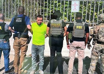 갱단원이 국경순찰대 고위 지휘관 청부 살해 시도