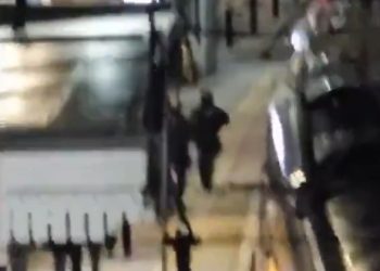 영국 열차서 흉기 난동 9명 위독…”중대사건” 대테러 수사