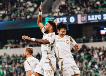 손흥민, 시즌 10호 골 활약 … LAFC, PO 8강 진출