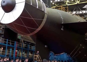 ‘종말의 무기’ 포세이돈 탑재용 핵잠 ‘하바롭스크’ 진수