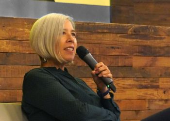 한인 작가 수전 최, 부커상 후보  … “플래시라이트 쓰려 한국역사·유산 탐구”