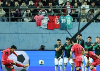 손흥민, 환상 프리킥 골 .. 볼리비아에 2-0 승리