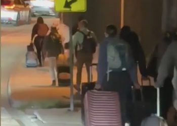 ‘공항까지 뛰어가는’ 사상 최대 혼잡 시작 … 추수감사절 연휴 LAX 250만명 몰린다