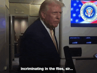 트럼프, 여기자에 “조용히 해, 돼지야”…모욕적 발언 (영상)