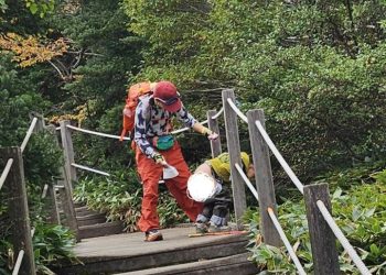 한라산도 중국인 대변 테러 당했다…”치우지도 않고 줄행랑”