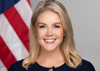 [화제] 28세 백악관 대변인의 파격 고백 … “남편, 엄마보다 나이 많다”