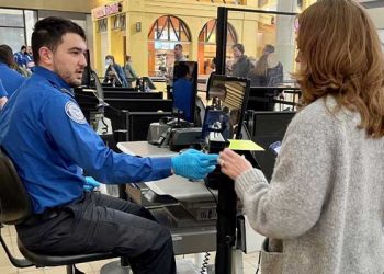 처치스 텍사스 치킨, 추수감사절 TSA 직원에 무료 식사